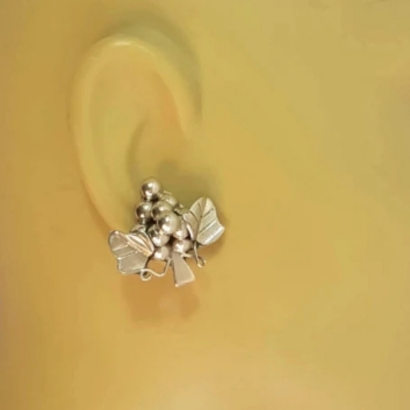 Vintage Silver Grape Cluster Earrings, Sterling Silver Mexico Taxco - Picture 4 of 6